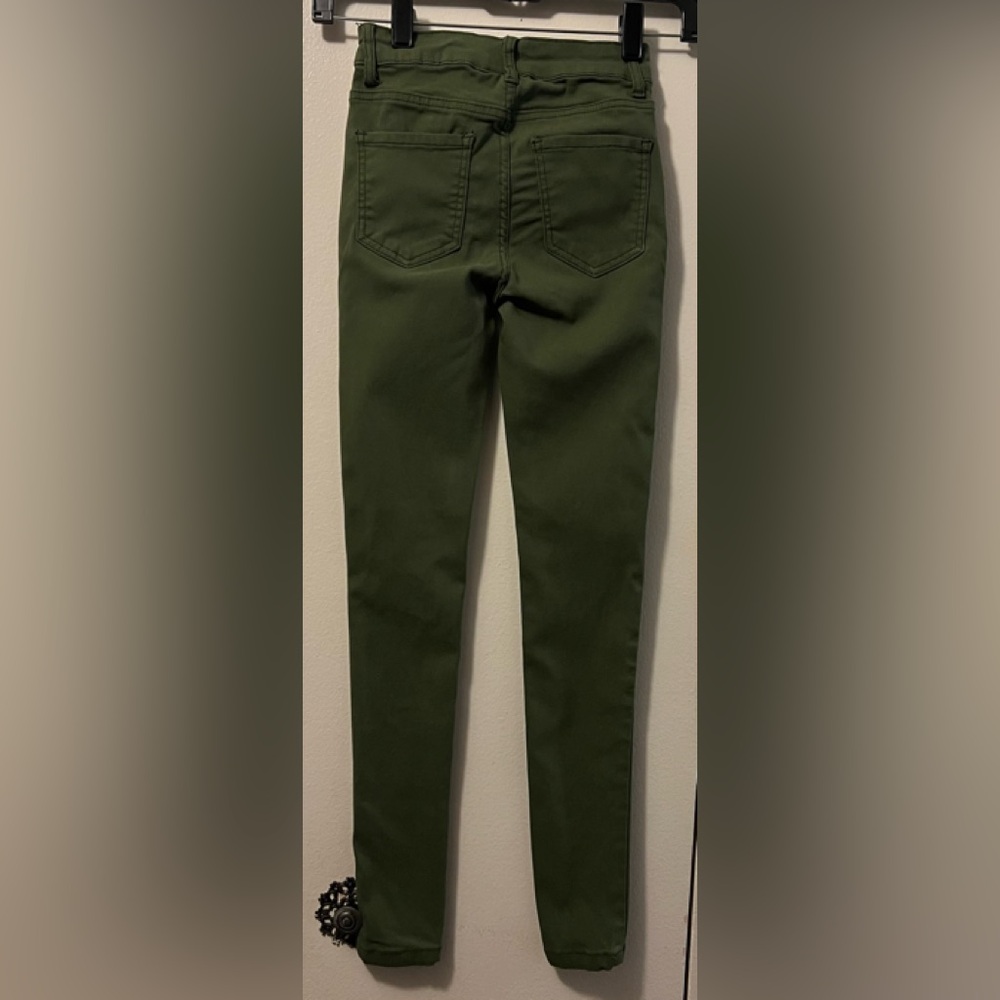 PASTEL LITE SKINNY JEANS IN OLIVE (Size S) - Picture 2 of 3